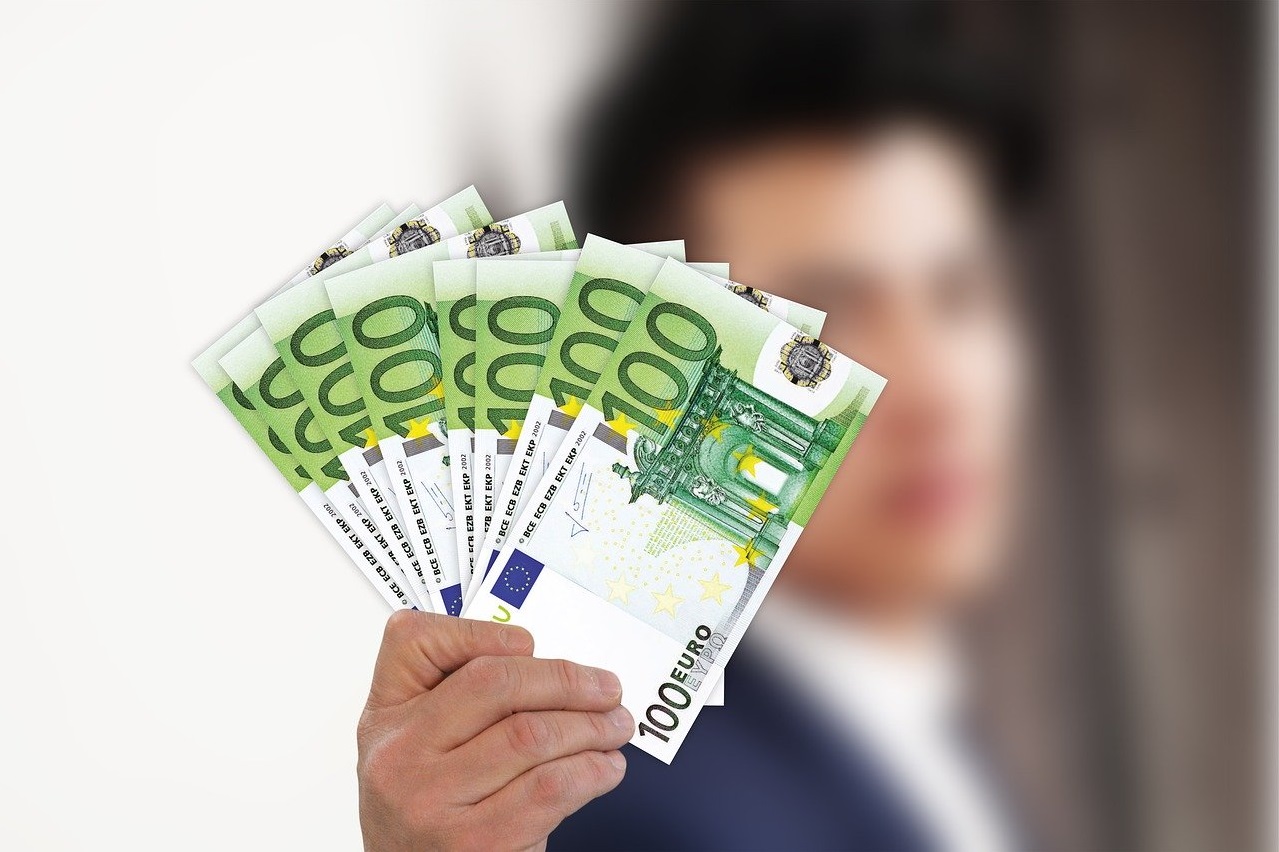 Cash is King - einhundert Euro Scheine